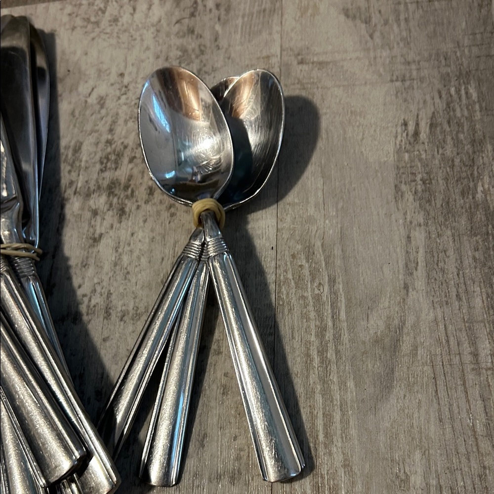 Pfaltzgraff Silver Flatware Set stainless steel - Picture 6 of 8